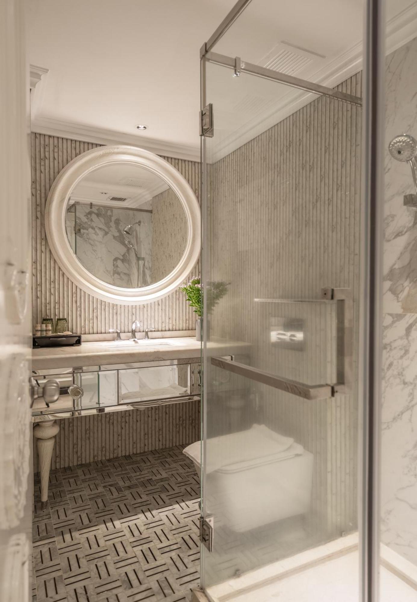 A&em Saigon 4*